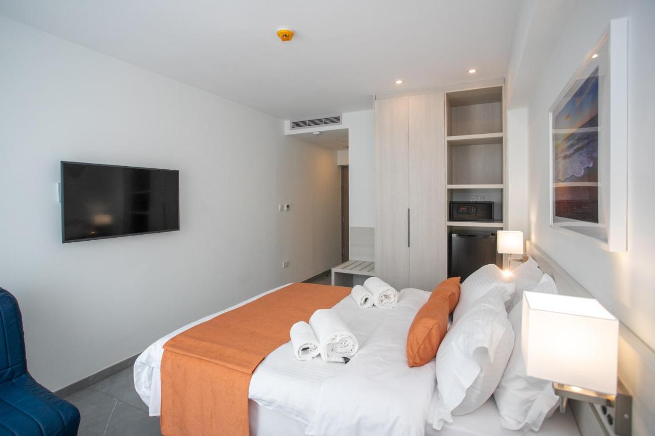 Dreibettzimmer mit Queensize-Bett und Schlafsofa - Nichtraucher