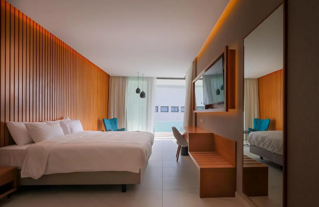 Radisson Beach Resort Larnaca-1