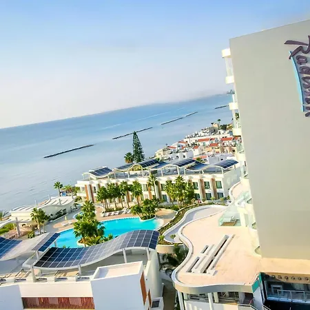 Radisson Beach Resort Larnaca-3